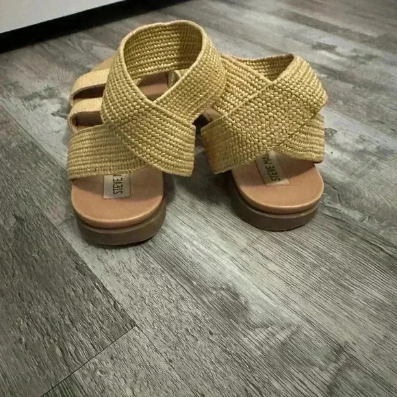 Tan Steve Madden Sandals - Picture 5 of 5